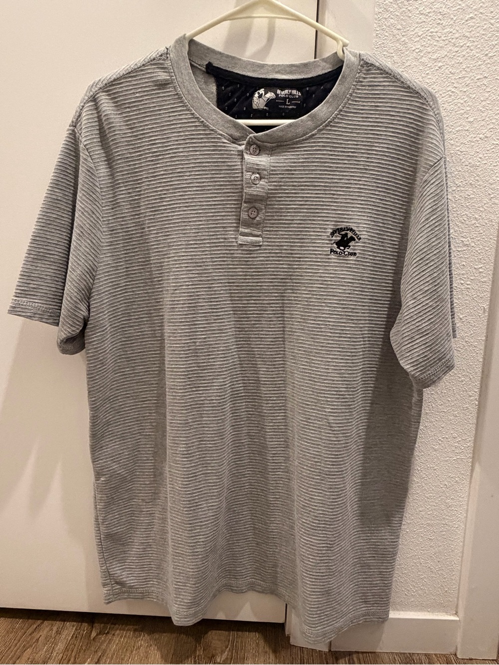 Beverly Hills Polo Club Men’s Light Gray Short-Sleeve Henley Tee